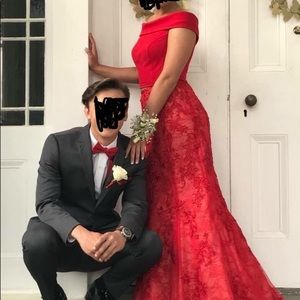 Stunning Sherri Hill formal dress.